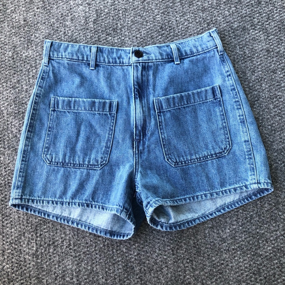 Free Jeans Wilfred Free size 12 patch pockets 100% organic cotton shorts